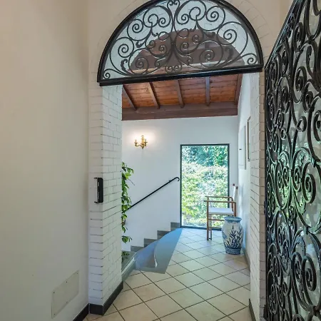 Apartment Casa Del Leone Ii By Interhome Rapallo